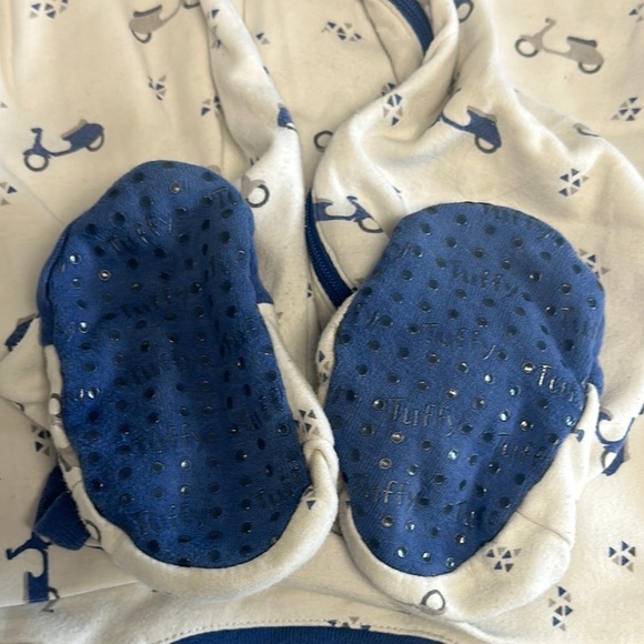 Tuffy Onesie with Blue Accents and embroidered Vespa design - Picture 3 of 4